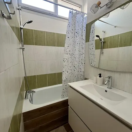 Apartament Centre Port, 3 Chambres, 8 Personnes, Terrasse, Climatisation, Wifi Agde