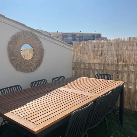 Centre Port, 3 Chambres, 8 Personnes, Terrasse, Climatisation, Wifi Appartement *