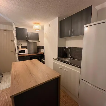 Centre Port, 3 Chambres, 8 Personnes, Terrasse, Climatisation, Wifi Appartement *