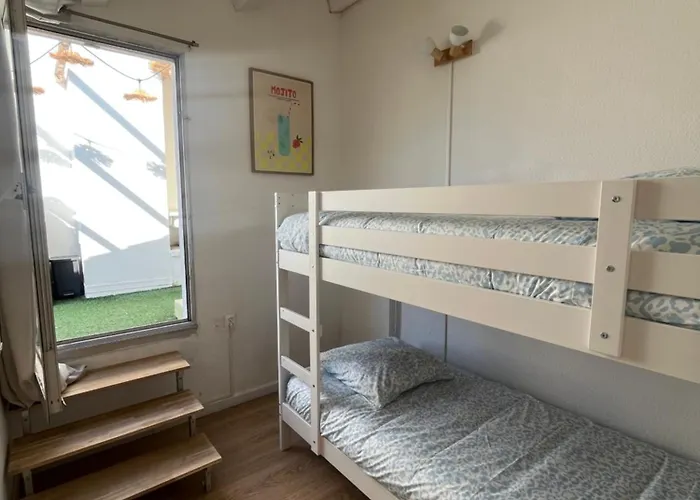 Centre Port, 3 Chambres, 8 Personnes, Terrasse, Climatisation, Wifi Appartamento *