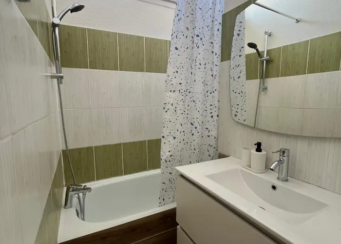 Appartamento Centre Port, 3 Chambres, 8 Personnes, Terrasse, Climatisation, Wifi Agde