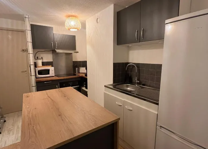 Centre Port, 3 Chambres, 8 Personnes, Terrasse, Climatisation, Wifi Appartamento *